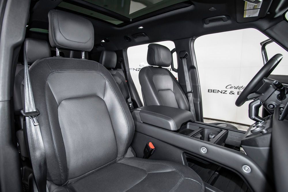 Used 2024 Land Rover Defender 130 X-Dynamic SE AWD/4WD image 20
