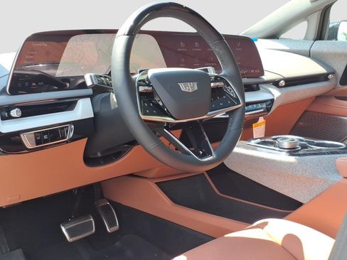 New 2027 Cadillac Optiq Premium Sport w/ LPO, Floor Liner Package AWD/4WD image 12