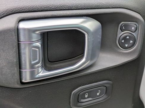 Used 2022 Jeep Gladiator Rubicon image 17