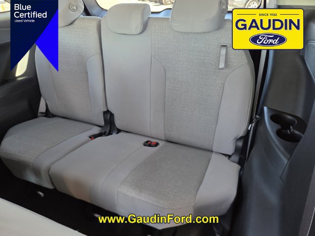 Used 2025 Toyota Sienna LE FWD image 12