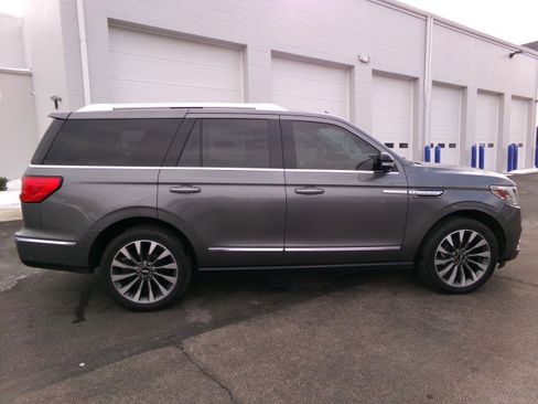 Used 2021 Lincoln Navigator Reserve w/ Luxury Package image 10