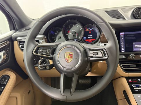 Certified 2026 Porsche Macan AWD/4WD image 19