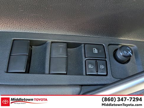 Used 2023 Chevrolet Colorado LT image 12