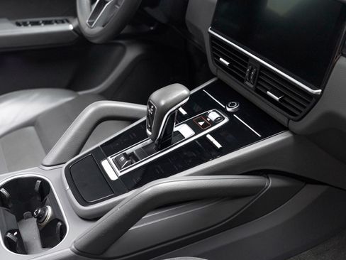 Used 2020 Porsche Cayenne AWD/4WD image 42