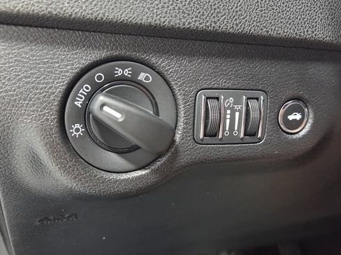 Used 2023 Dodge Charger SXT RWD image 27