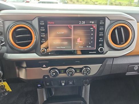 Used 2020 Toyota Tacoma SR5 image 20