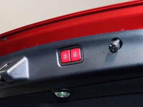 Used 2022 Mercedes-Benz C 300 C 300 w/ Exclusive Trim Package image 31