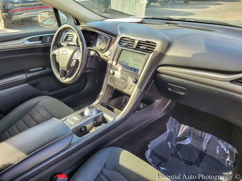 Used 2020 Ford Fusion SE image 34