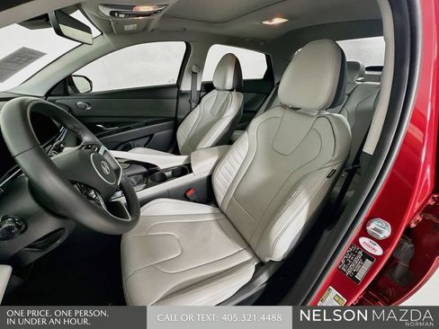 Used 2025 Hyundai Elantra Limited FWD image 12