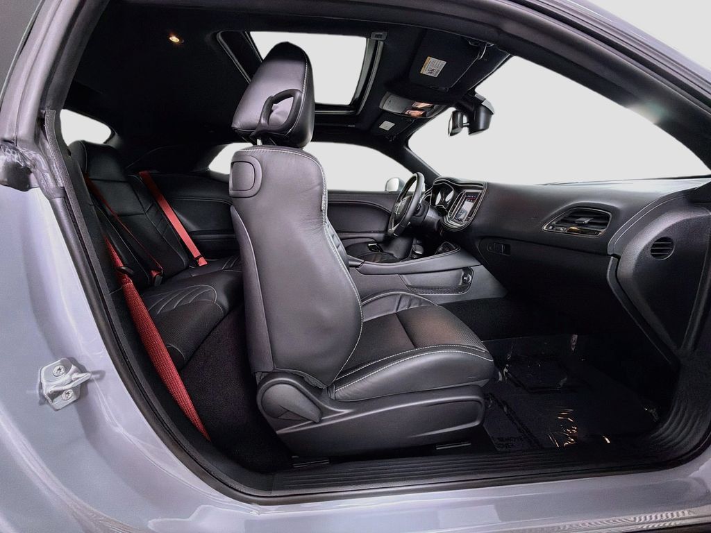 Used 2021 Dodge Challenger SRT Hellcat RWD image 28