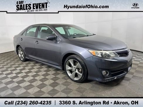 Used 2014 Toyota Camry SE image 1