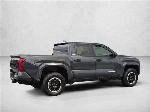 Used 2025 Toyota Tacoma SR5 AWD/4WD image 8