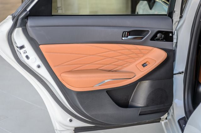 Used 2019 Toyota Avalon Limited FWD image 54