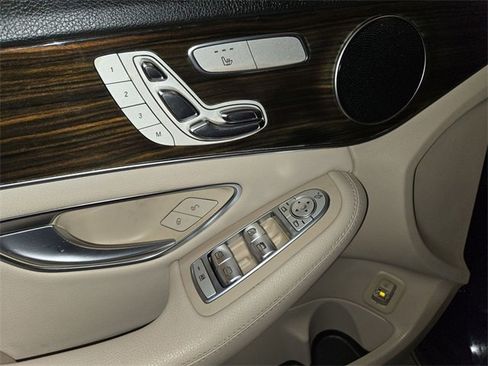 Used 2019 Mercedes-Benz C 300 C 300 image 13