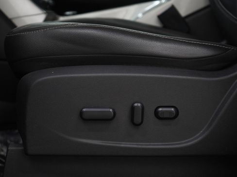 Used 2013 Ford C-MAX SEL image 23