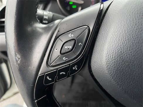 Used 2018 Toyota C-HR XLE image 29