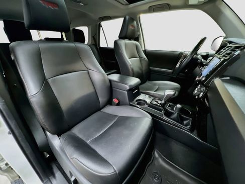Used 2023 Toyota 4Runner TRD Off-Road Premium w/ Moonroof Package AWD/4WD image 29