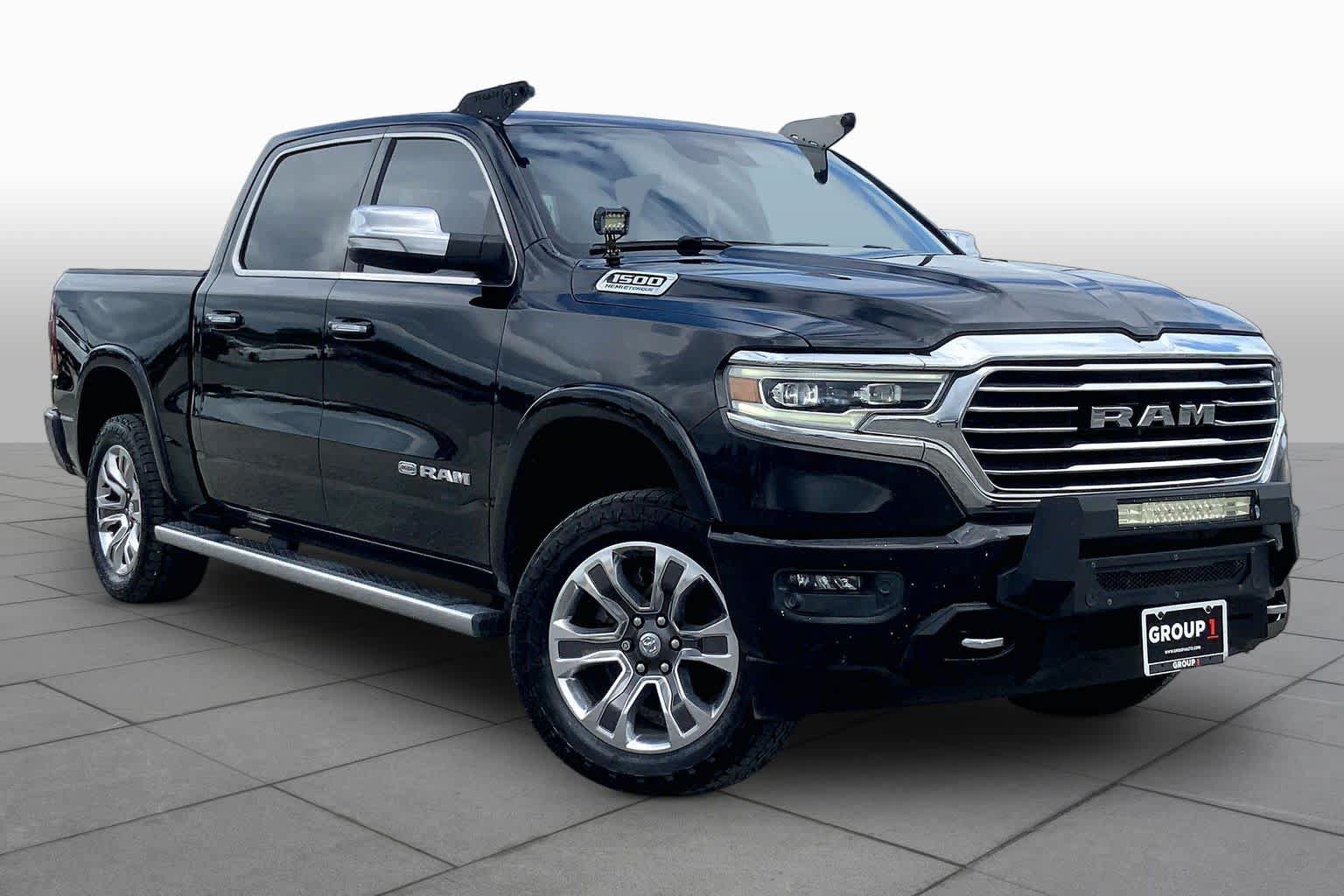Used 2022 RAM 1500 Limited w/ Body Color Bumper Group AWD/4WD image 3