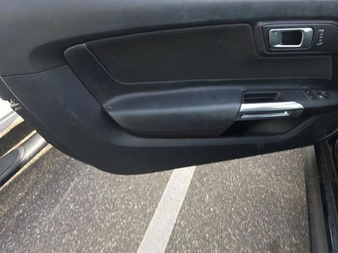 Used 2018 Ford Mustang Coupe image 14