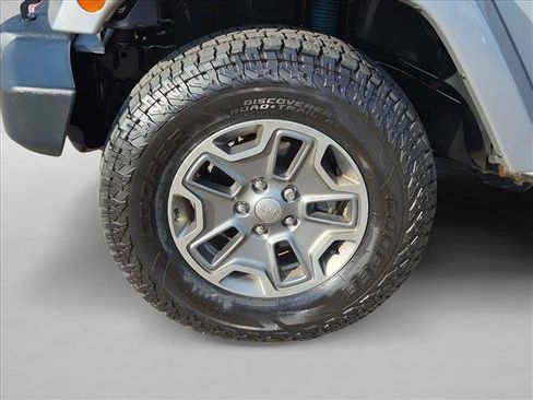 Used 2014 Jeep Wrangler Unlimited Rubicon w/ Connectivity Group AWD/4WD image 25