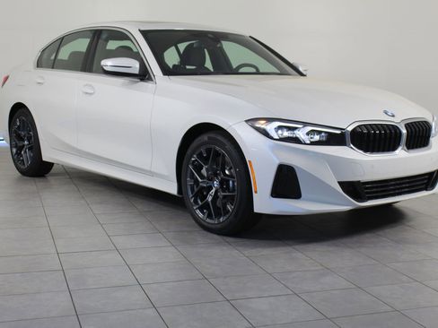 Used 2025 BMW 330i xDrive Sedan w/ Convenience Package image 7