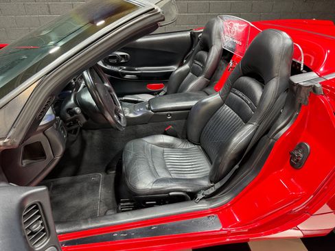 Used 1999 Chevrolet Corvette Convertible w/ Memory Pkg RWD image 56