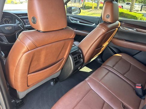 Used 2021 Cadillac XT5 Premium Luxury image 13