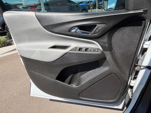 Used 2023 Chevrolet Equinox LS w/ LS Convenience Package FWD image 10