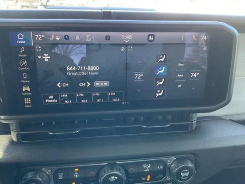 Used 2025 Jeep Wrangler Sport image 30