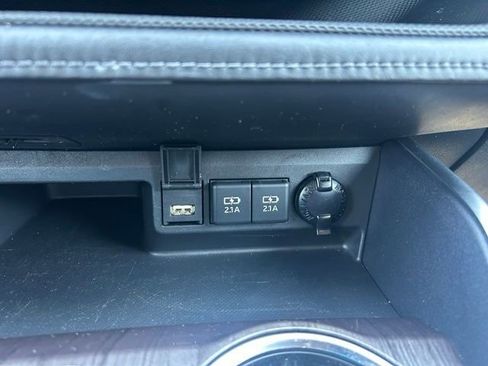 Used 2021 Toyota Highlander Limited AWD/4WD image 28