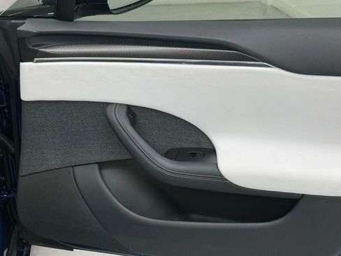 Used 2023 Tesla Model S Plaid image 17