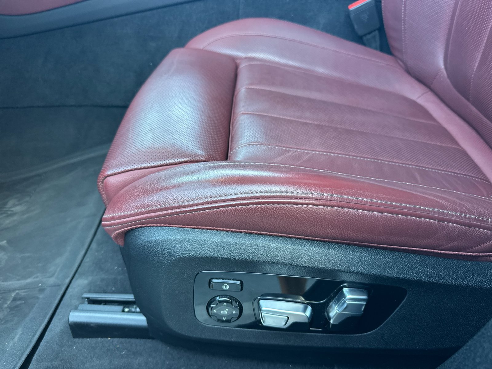 Used 2022 BMW X6 M50i w/ Premium Package AWD/4WD image 15