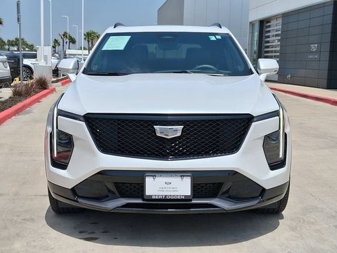 Used 2024 Cadillac XT4 Sport w/ Technology Package FWD image 2