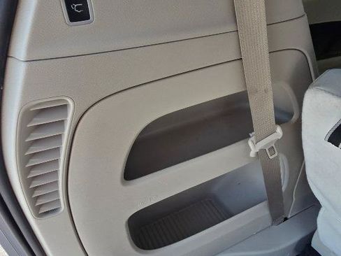 Used 2018 Chrysler Pacifica Touring-L Plus FWD image 16
