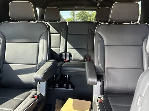 Used 2024 Chevrolet Suburban Premier w/ Advanced Technology Package AWD/4WD image 49
