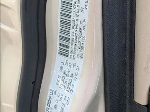 Used 2015 Jeep Cherokee Limited w/ Luxury Group image 26