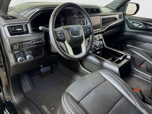 Used 2023 GMC Yukon XL Denali AWD/4WD image 7