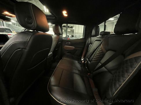 Used 2023 GMC Canyon Denali image 19