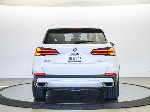 Certified 2024 BMW X5 xDrive40i w/ Parking Assistance Package AWD/4WD image 3