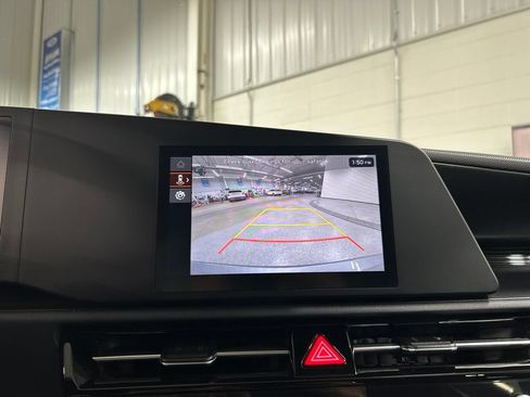 Used 2025 Kia Niro LX FWD image 15
