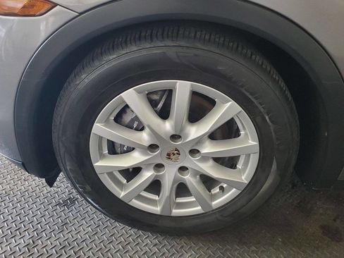 Used 2012 Porsche Cayenne image 21