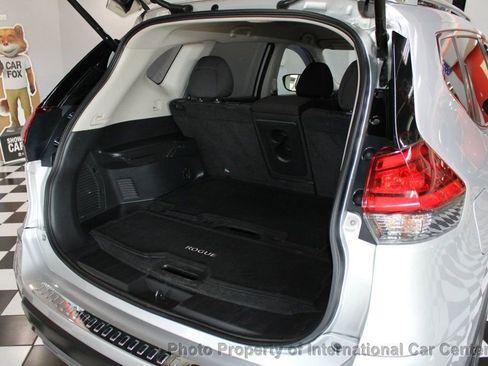 Used 2017 Nissan Rogue SV w/ SV Premium Package image 23