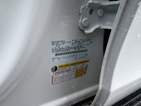 Used 2024 Ford Expedition Platinum image 34