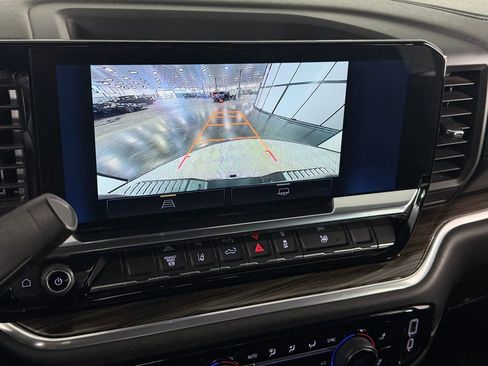 Used 2025 Chevrolet Silverado 2500 LT w/ Convenience Package image 19