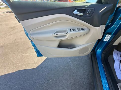 Used 2015 Ford C-MAX SEL w/ Equipment Group 302A image 32