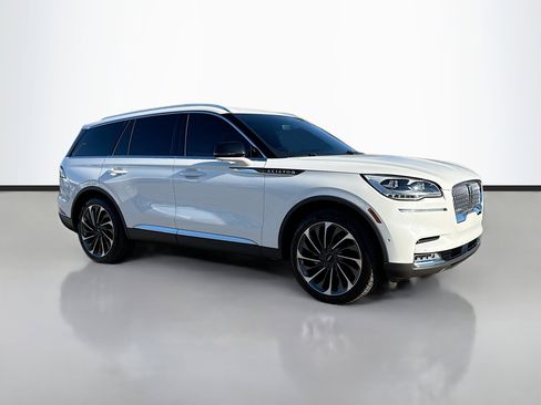 Used 2023 Lincoln Aviator Reserve w/ Equipment Group 201A image 3