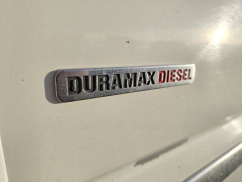 Used 2004 GMC Sierra 2500 SLT w/ Heavy-Duty Power Package image 35