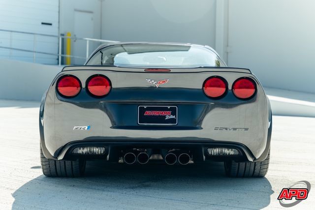 Used 2009 Chevrolet Corvette ZR1 w/ Preferred Equipment Group RWD image 17