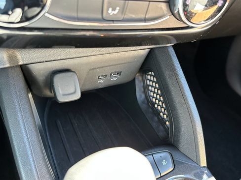 Used 2025 Chevrolet TrailBlazer LT FWD image 29