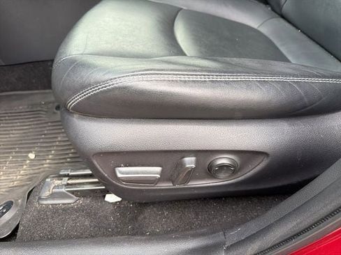 Used 2022 Toyota RAV4 XLE Premium image 7